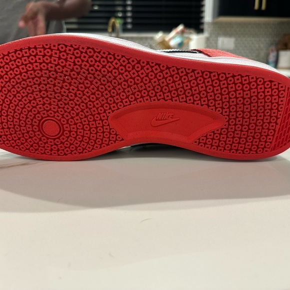 Men’s Nike Alleyoop Size 12 - Picture 2 of 6